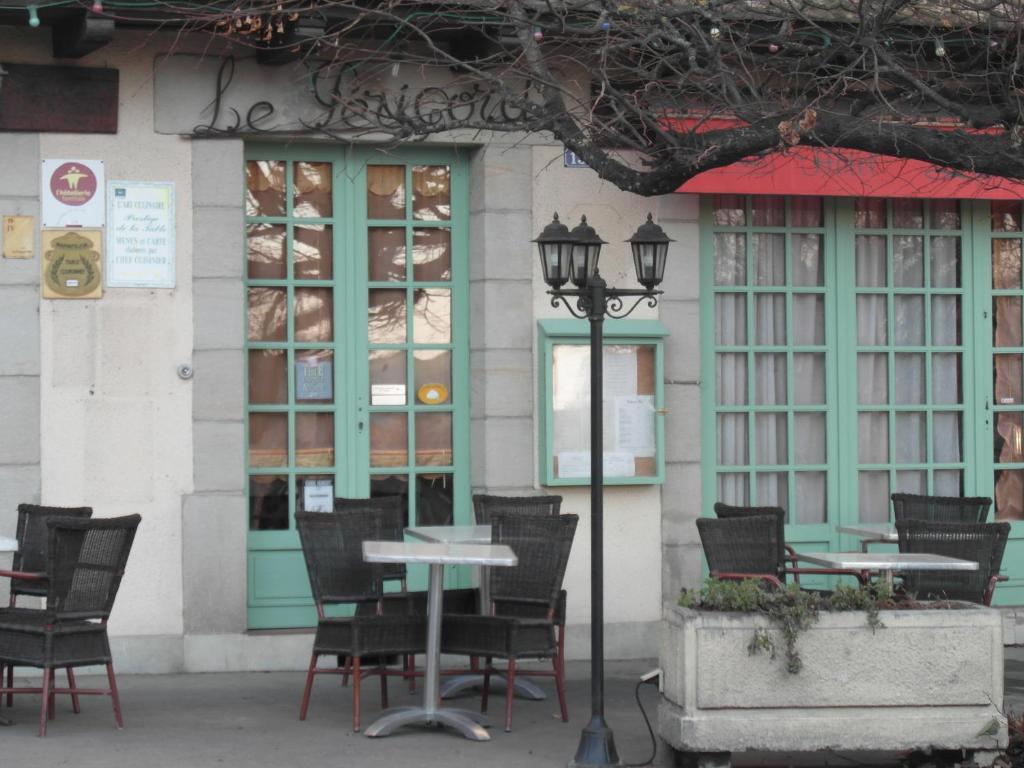 Hôtel Restaurant Le Périgord Maurs Exterior foto