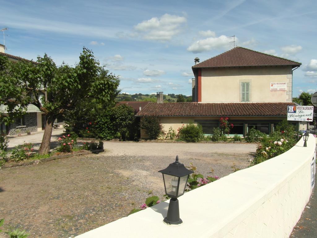 Hôtel Restaurant Le Périgord Maurs Exterior foto